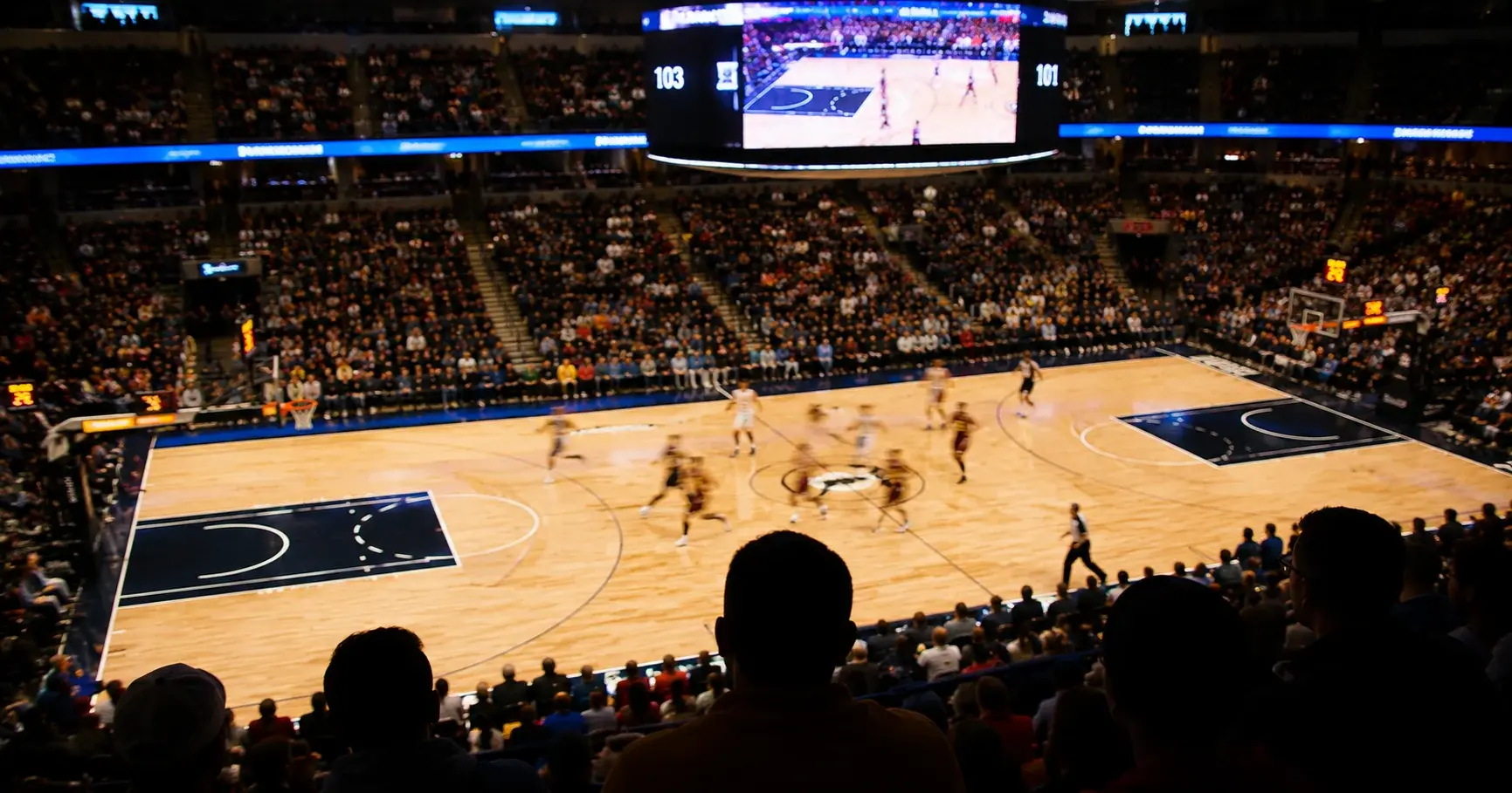 NBA live in-play betting interface showing real-time spread and quarter market odds